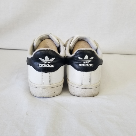 Adidas  Superstar Sneakers U.S. size 6.5 women's - Picture 3 of 14